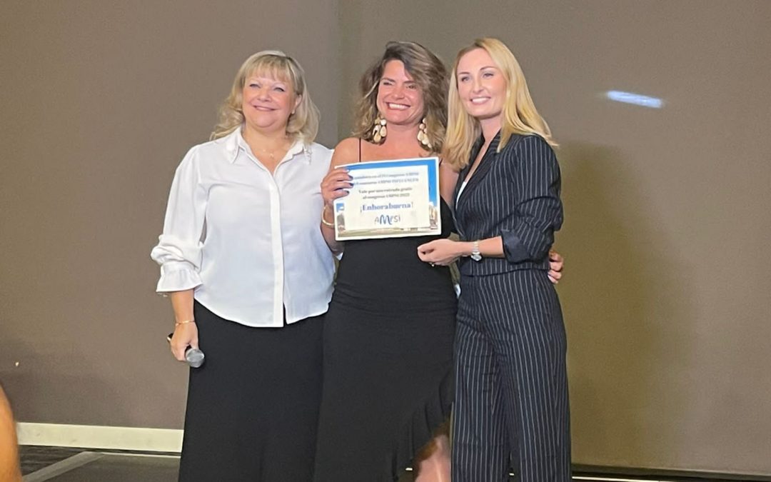 Inmobiliarias con tacones recibe su primer premio.                  ¡Y no podemos estar más felices!