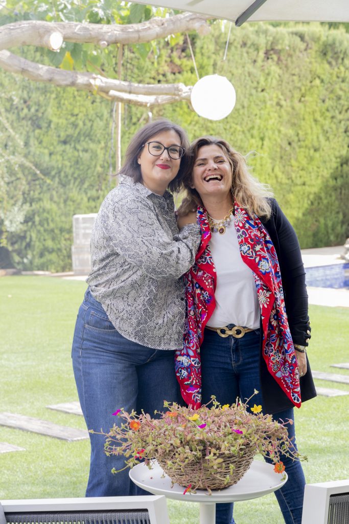 Gracias a Patricia por dedicar tiempo a esta entrevista y a sus suegros por su hospitalidad, por dejarnos su casa para hacer esta entrevista y por darnos a conocer el pastel de Murcia (riquisimo). MUCHAS GRACIAS DE CORAZON.